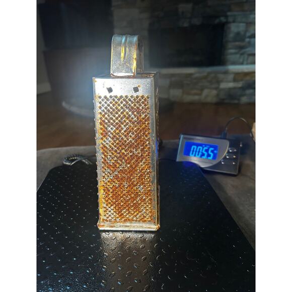 Rusty Crusty Grater - Picture 2 of 5